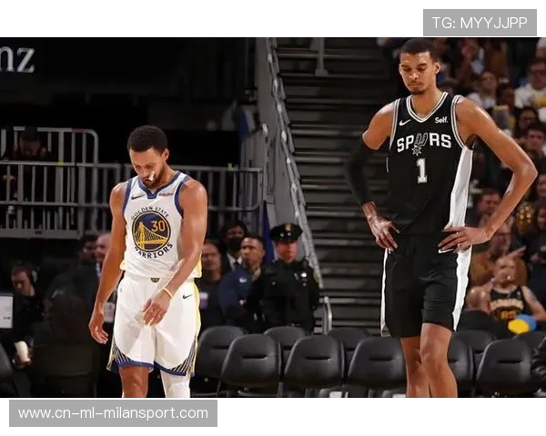 马刺绝境反扑:文班38分盖帽秀直接震碎对手防线! 马刺绝境反扑:文班38分盖帽秀直接震碎对手防线!