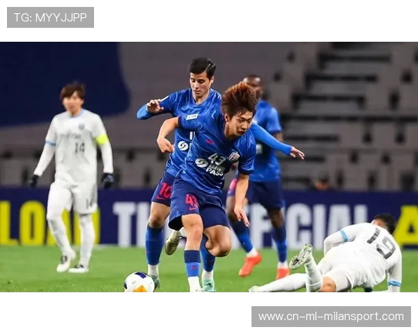 上海申花连续三脚传球形成完美攻势