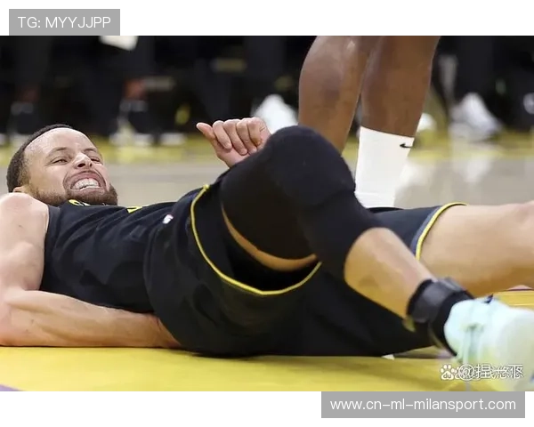 库里连续抢分引爆现场，勇士再度反超